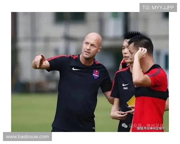 克鲁伊夫足球美学对现代足球艺术与哲学的深远影响分析