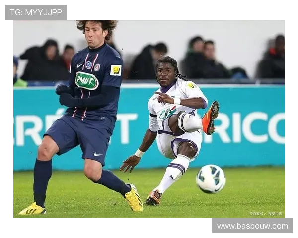 巴黎圣日耳曼防守问题显现,整体结构缺陷成主因而非个人能力不足 巴黎圣日耳曼防守问题显现,整体结构缺陷成主因而非个人能力不足