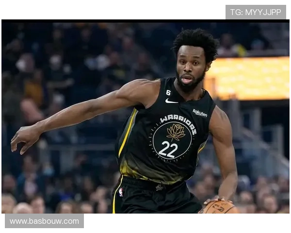 威金斯突破拉开对位防守提升球队关键时刻得分效率